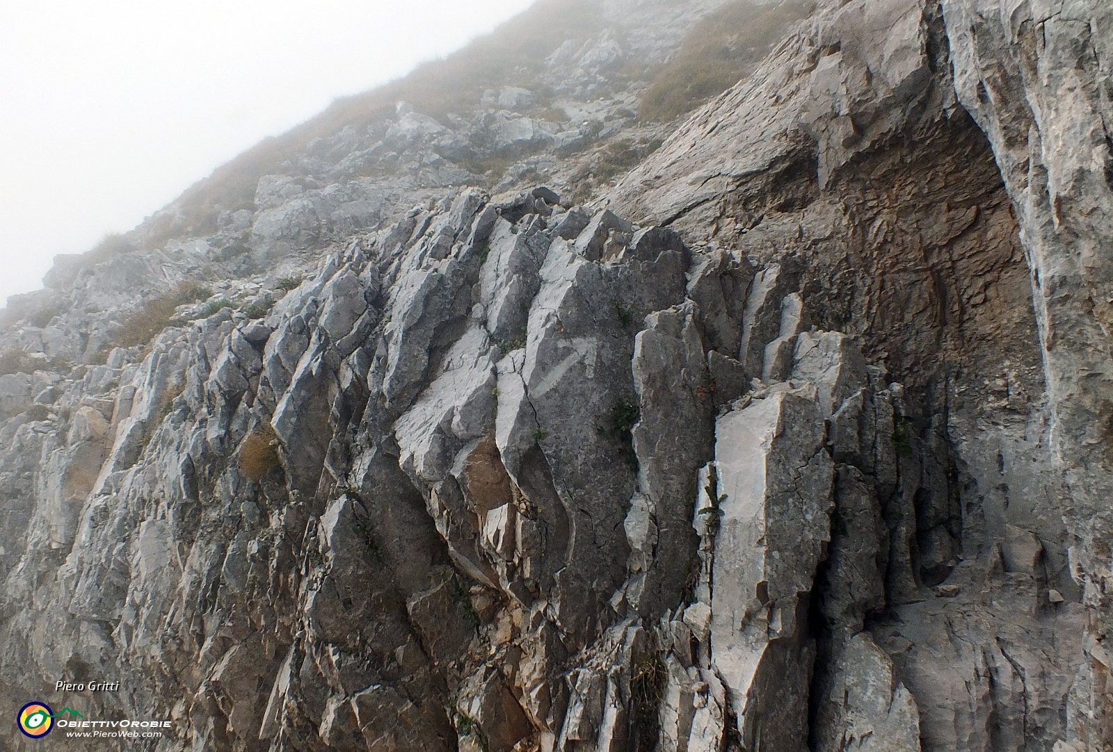 20 cautela in questo passaggio su roccette....JPG